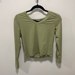 Long sleeve cropped top